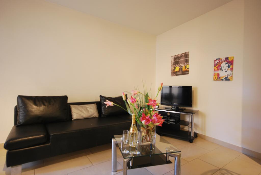 Le Vieux Port Apartments Cannes Exterior photo